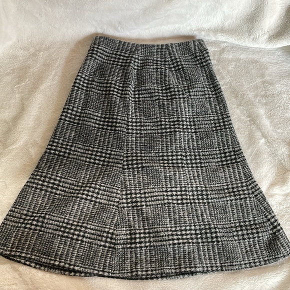 Uniqlo Wool Blend Flare Pencil Skirt - Picture 3 of 6